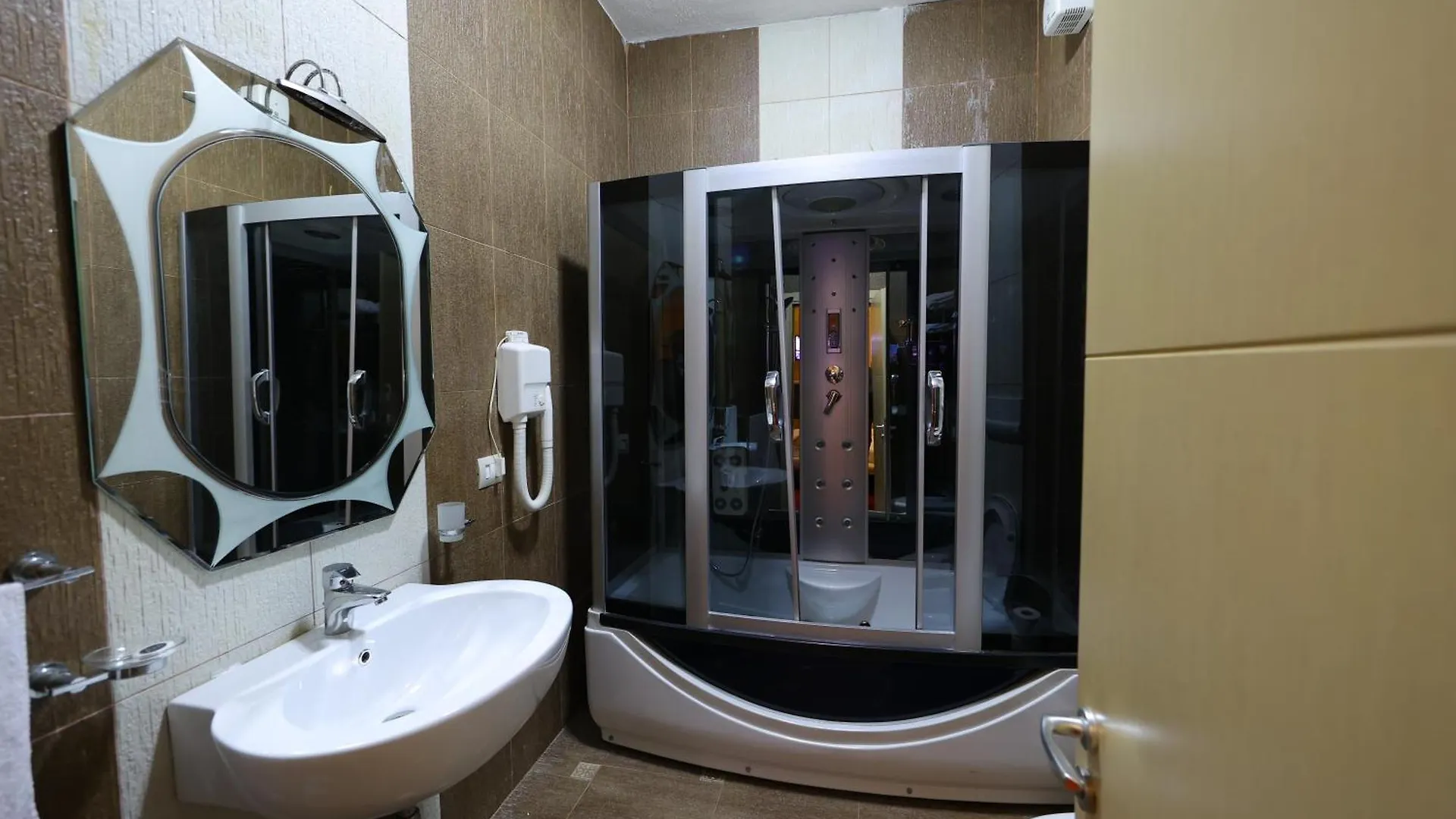 Hotel Gjuta Farke e Madhe