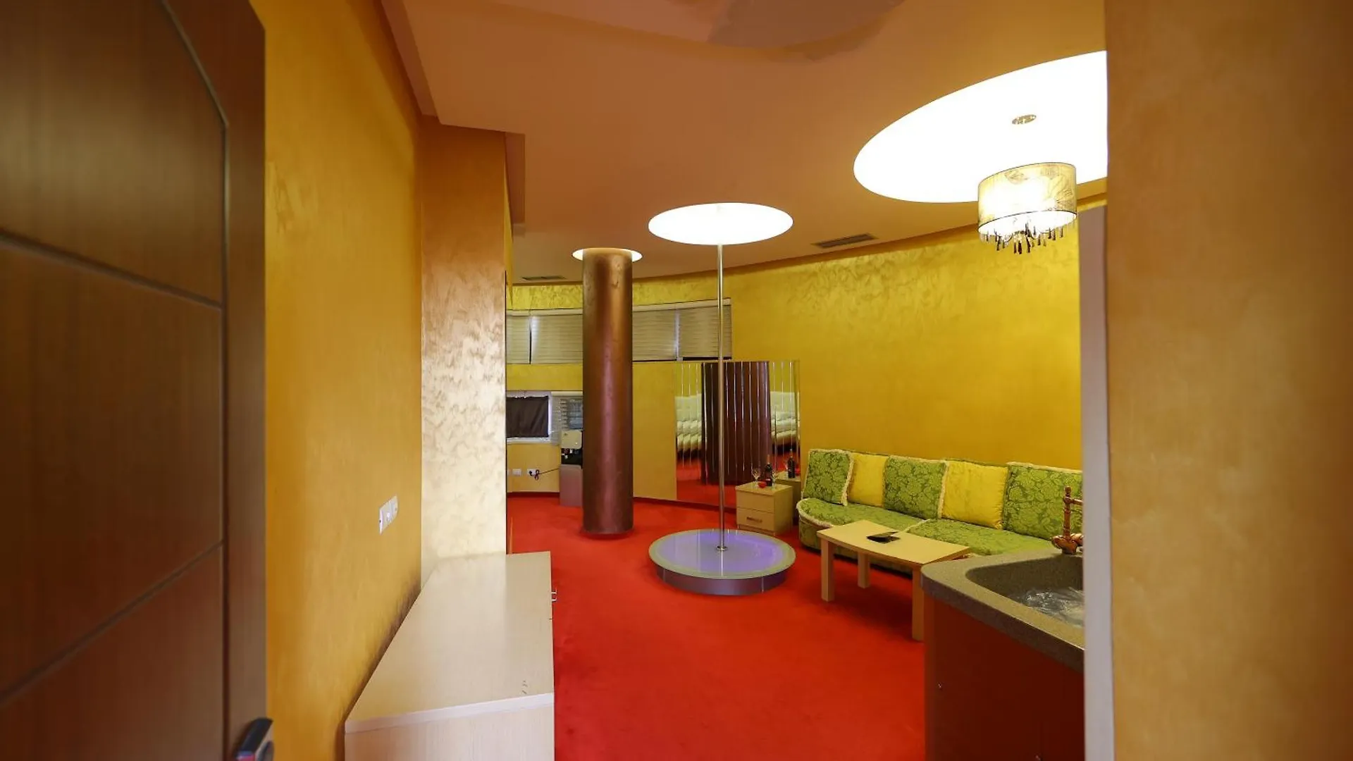 ****  Hotel Gjuta Farke e Madhe Albania