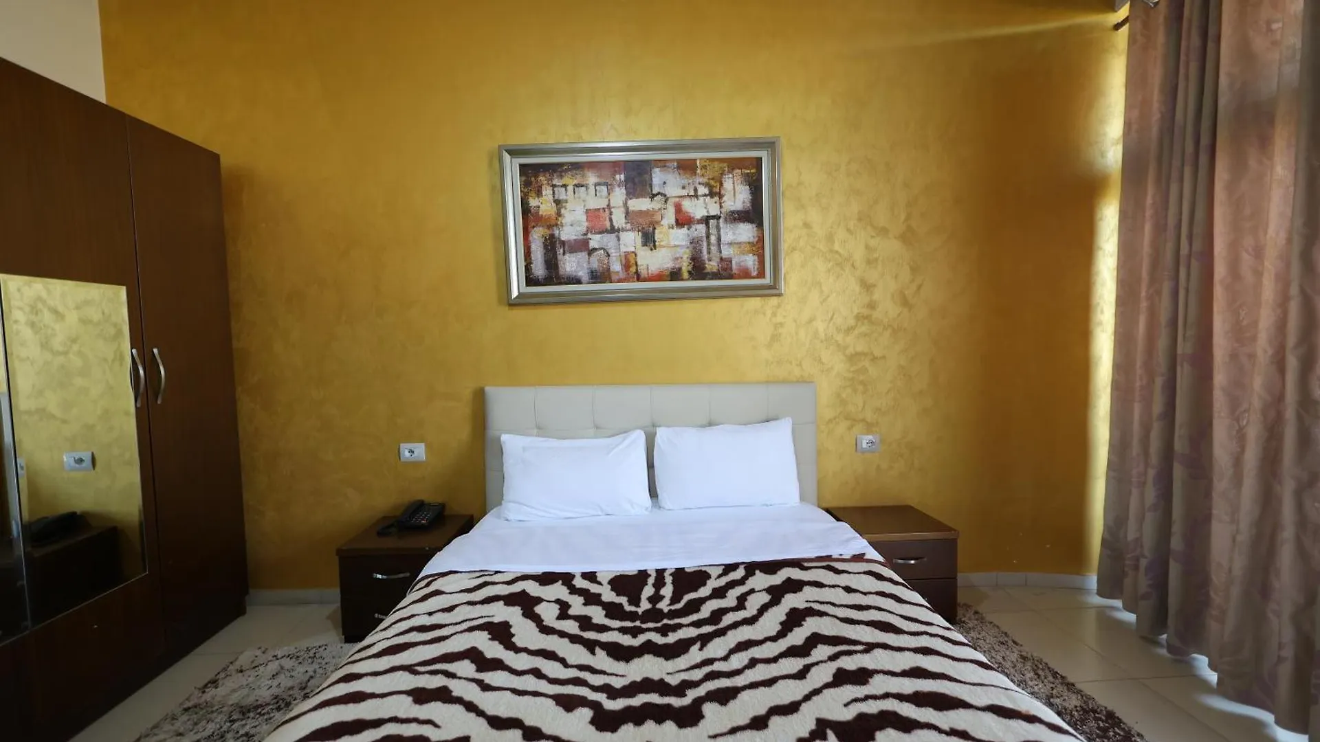 Hotel Gjuta Farke e Madhe 4*,
